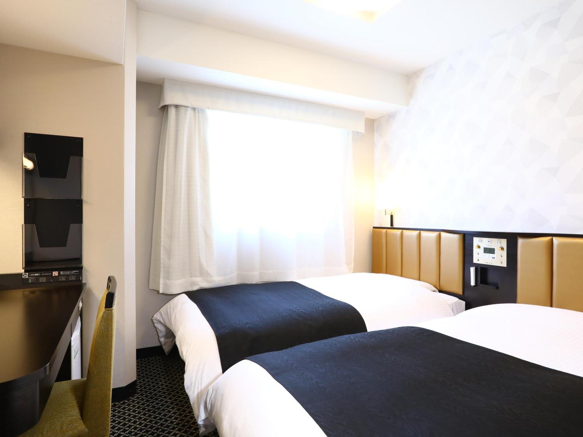 Apa Hotel Iidabashi Ekimae Tokyo Exterior photo